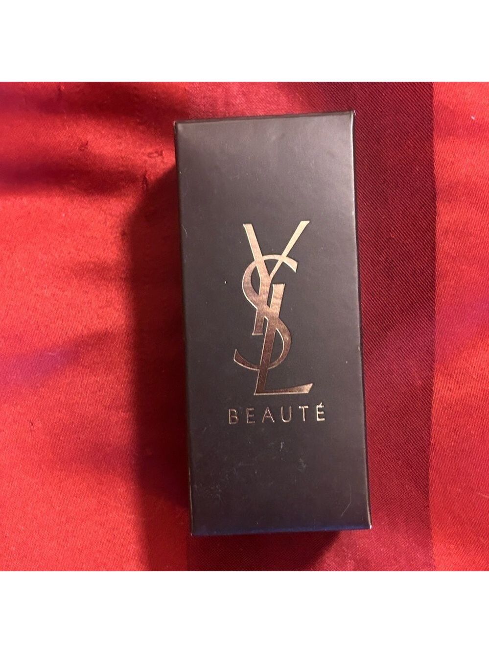 Yves red lip stick case